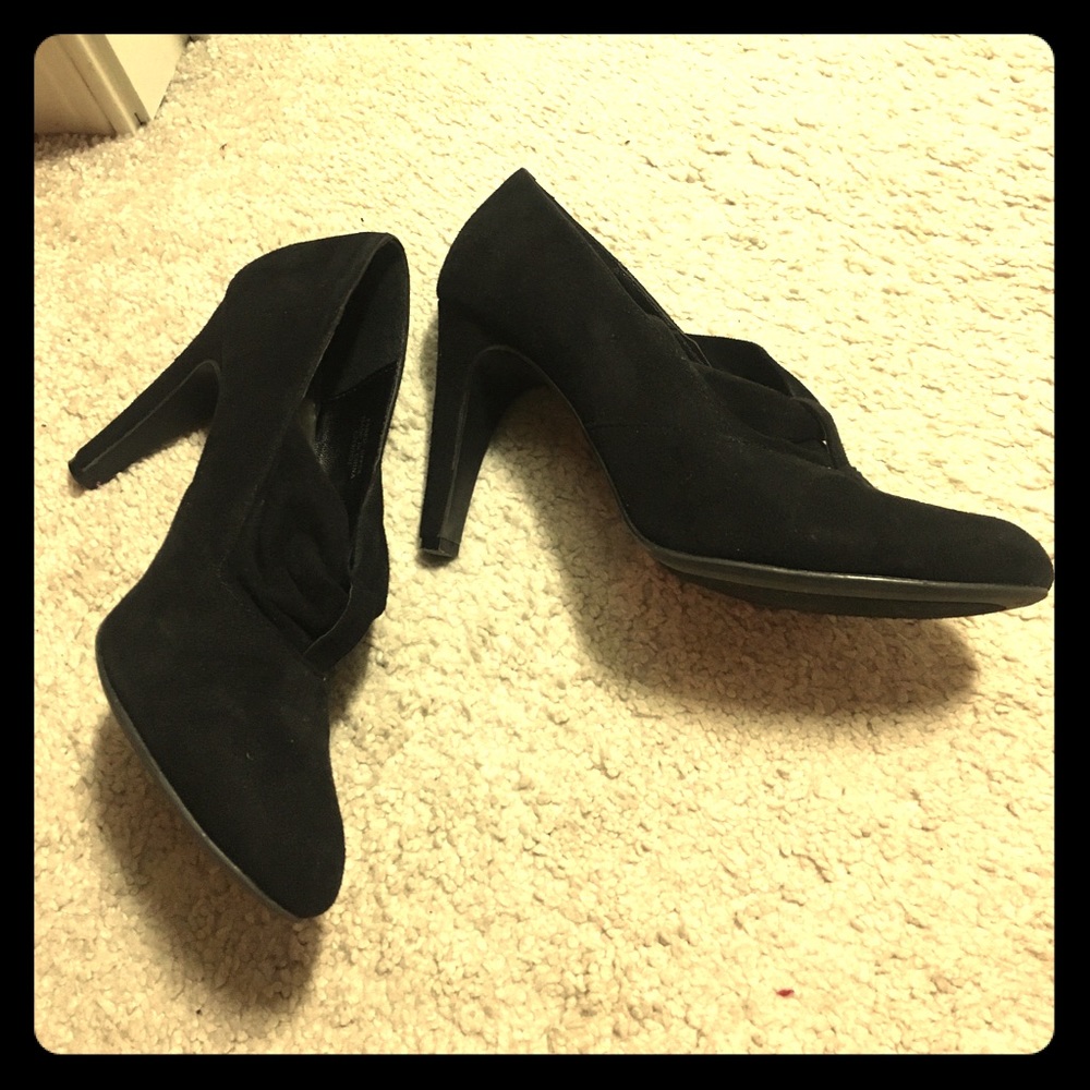 Ann Marino Black Heels- Suede- Like New